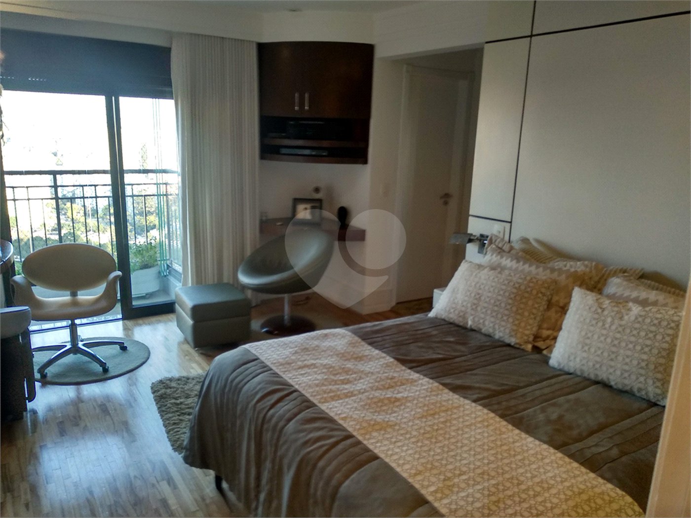 Apartamento à venda com 4 suítes em Jardim Marajoara, São Paulo, SP