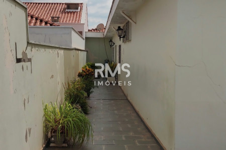 Casa à venda com 4 quartos, sendo 2 suítes,  no Centro, Itu, SP