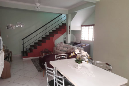 Sobrado à venda com 3 quartos, sendo 1 suíte, no Centro, Indaiatuba, SP