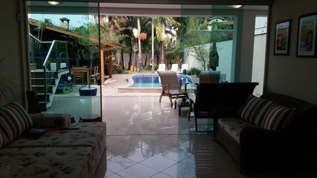 Casa à venda com 4 suítes em Jardim Floresta, São Paulo, SP