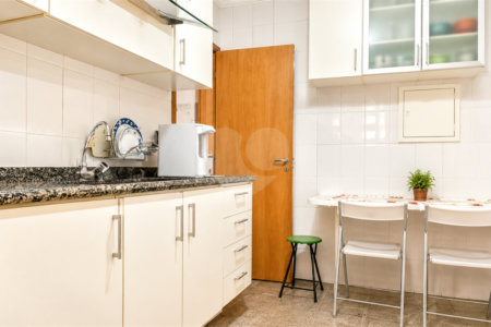 Apartamento à venda com 3 quartos, sendo 1 suíte, em Santo Amaro, São Paulo, SP