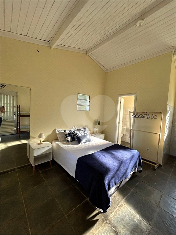 Chácara à venda com 10 quartos, sendo 2 suítes, em Mombaça, São Roque, SP