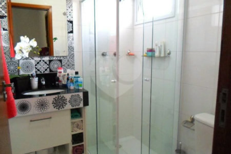 Casa à venda com 3 quartos, sendo 1 suíte,  no condomínio Fernandes, São Paulo - SP