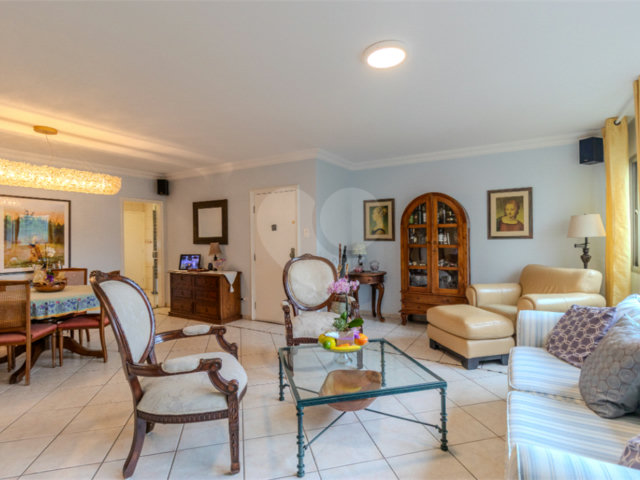 Apartamento à venda com 4 quartos, sendo 1 suíte,  em Chácara Santo Antônio, São Paulo, SP