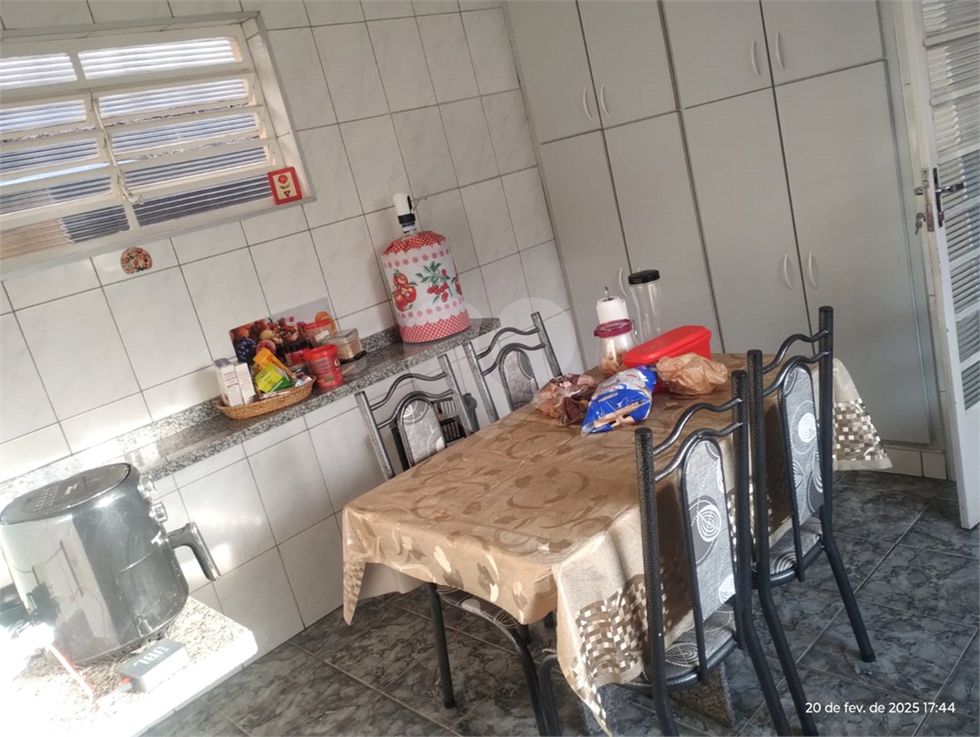 Casa à venda com 4 quartos, sendo 1 suíte, em Jardim Celani, Salto, SP