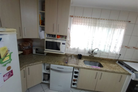 Sobrado à venda com 4 quartos, sendo 1 suíte,  em Jardim Prudência, São Paulo, SP