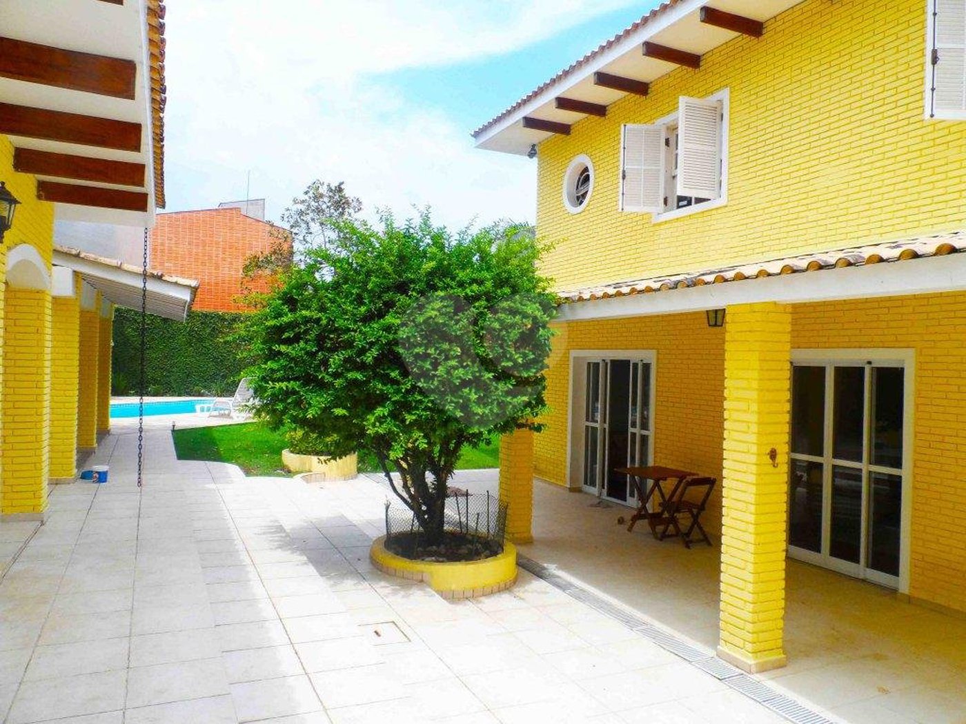Sobrado à venda com 5 quartos, sendo 3 suítes, em Interlagos, São Paulo, SP