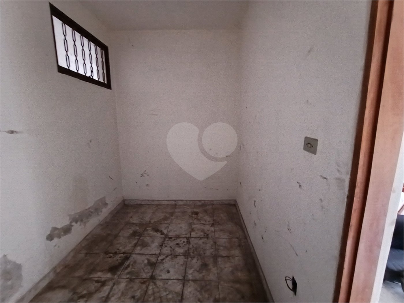 Casa à venda com 4 quartos, sendo 3 suítes, no condomínio Rancho Dirce, Sorocaba - SP
