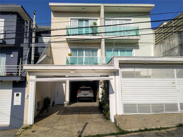Sobrado à venda com 3 suítes em Santana, São Paulo, SP