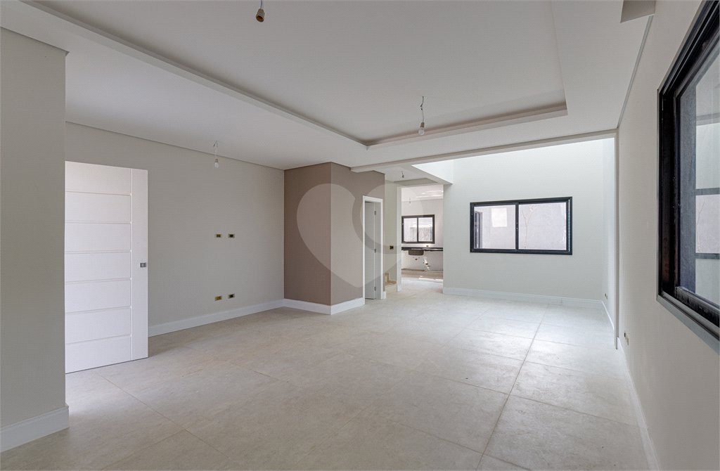 Casa à venda com 4 suítes no condomínio Reserva Robélia, São Paulo - SP