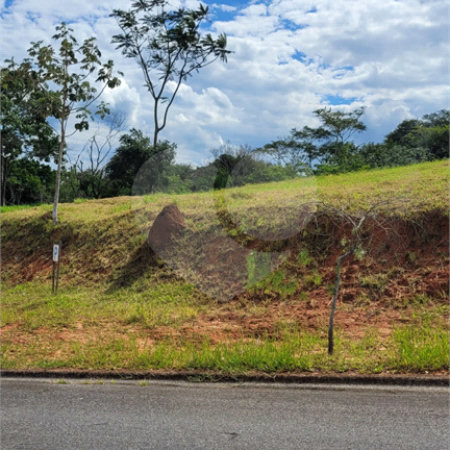 Casa à venda no condomínio Parque Residencial Jequitibá, Jacareí - SP