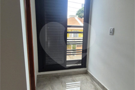 Sobrado à venda com 2 suítes em Vila Nivi, São Paulo, SP