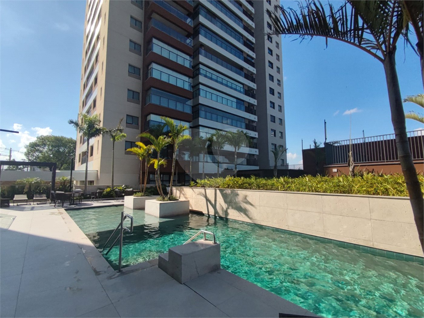 Apartamento à venda com 4 suítes em Jardim Leonor, São Paulo, SP