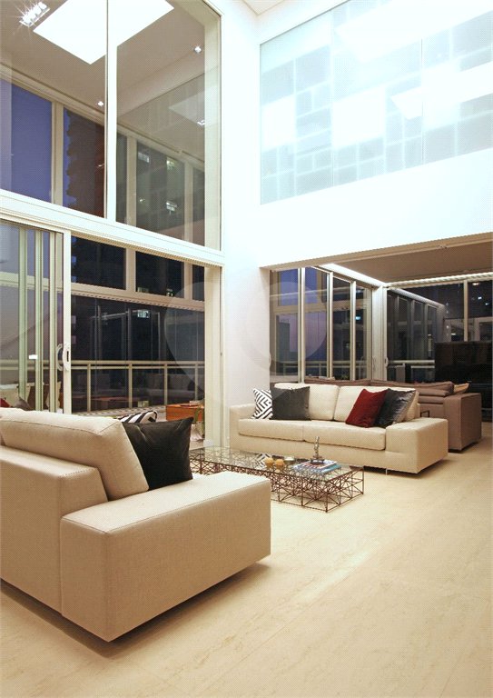 Apartamento à venda com 3 suítes em Vila Mariana, São Paulo, SP