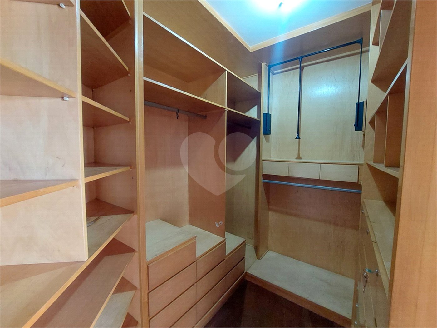 Apartamento à venda com 3 quartos, sendo 1 suíte, em Parque São Domingos, São Paulo, SP