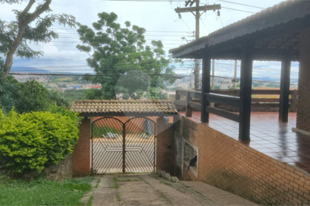 Chácara à venda com 4 quartos, sendo 3 suítes, em Campos de Atibaia, Atibaia, SP