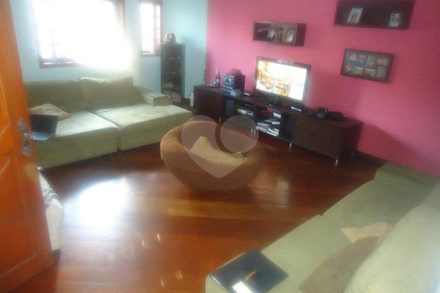 Casa à venda com 3 suítes em Vila Gustavo, São Paulo, SP