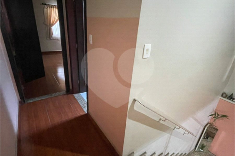 Sobrado à venda com 5 quartos, sendo 1 suíte,  em Vila Gustavo, São Paulo, SP