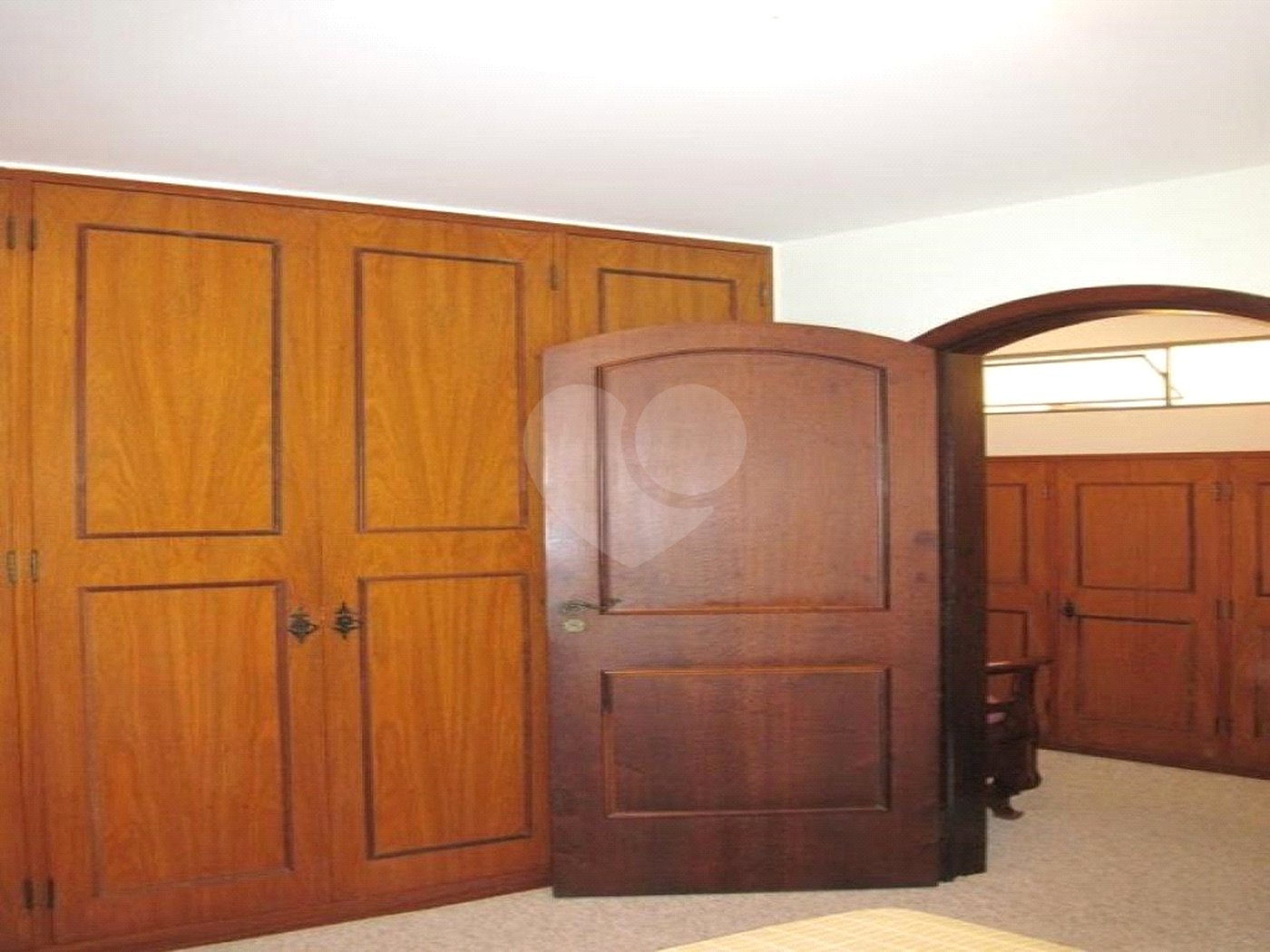 Casa à venda com 4 quartos, sendo 2 suítes,  em Jardim Leonor, São Paulo, SP