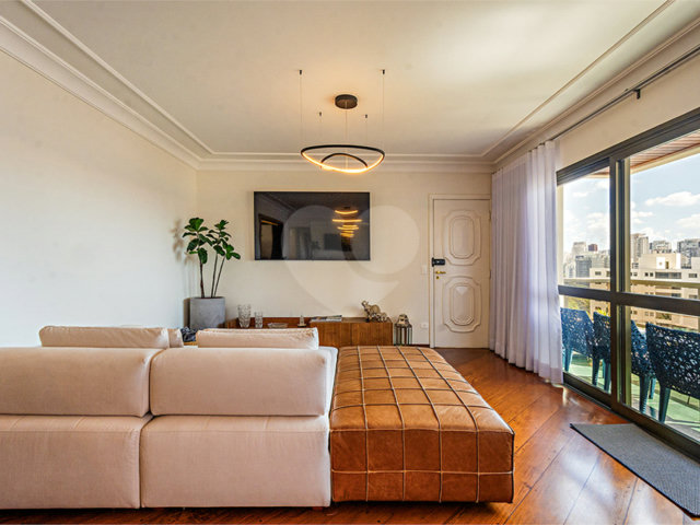 Apartamento à venda com 4 quartos, sendo 3 suítes,  em Morumbi, São Paulo, SP