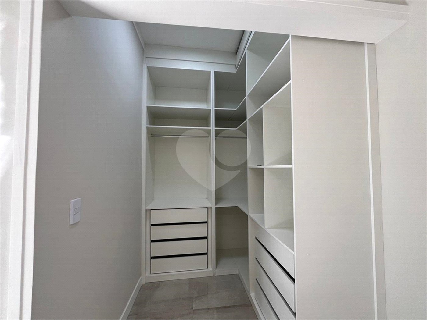 Casa à venda com 3 quartos, sendo 2 suítes, em Portal dos Pinheiros II, Itapetininga, SP