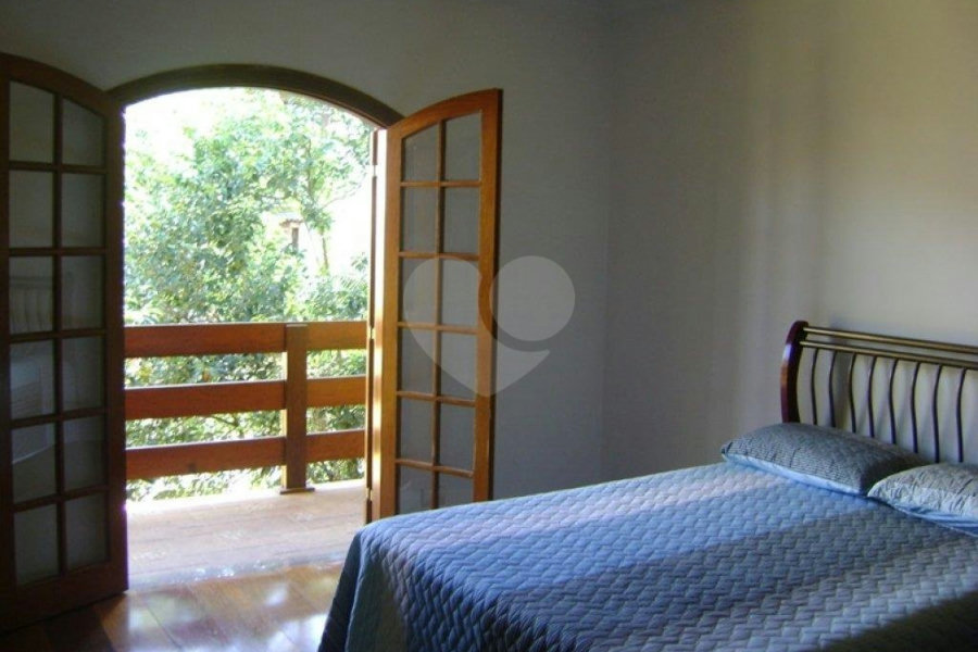 Sobrado à venda com 3 suítes em Vila Irmãos Arnoni, São Paulo, SP