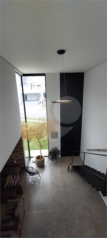 Casa à venda ou para alugar com 4 suítes no condomínio Figueira Garden, Atibaia - SP
