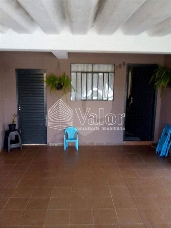 Casa em excelente localização na Vila Prado á venda.