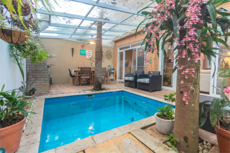 Casa à venda com 4 suítes no condomínio Vila Inglesa, São Paulo - SP