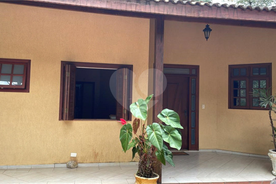 Casa à venda ou para alugar com 3 suítes no condomínio Alpes da Cantareira, Mairiporã - SP