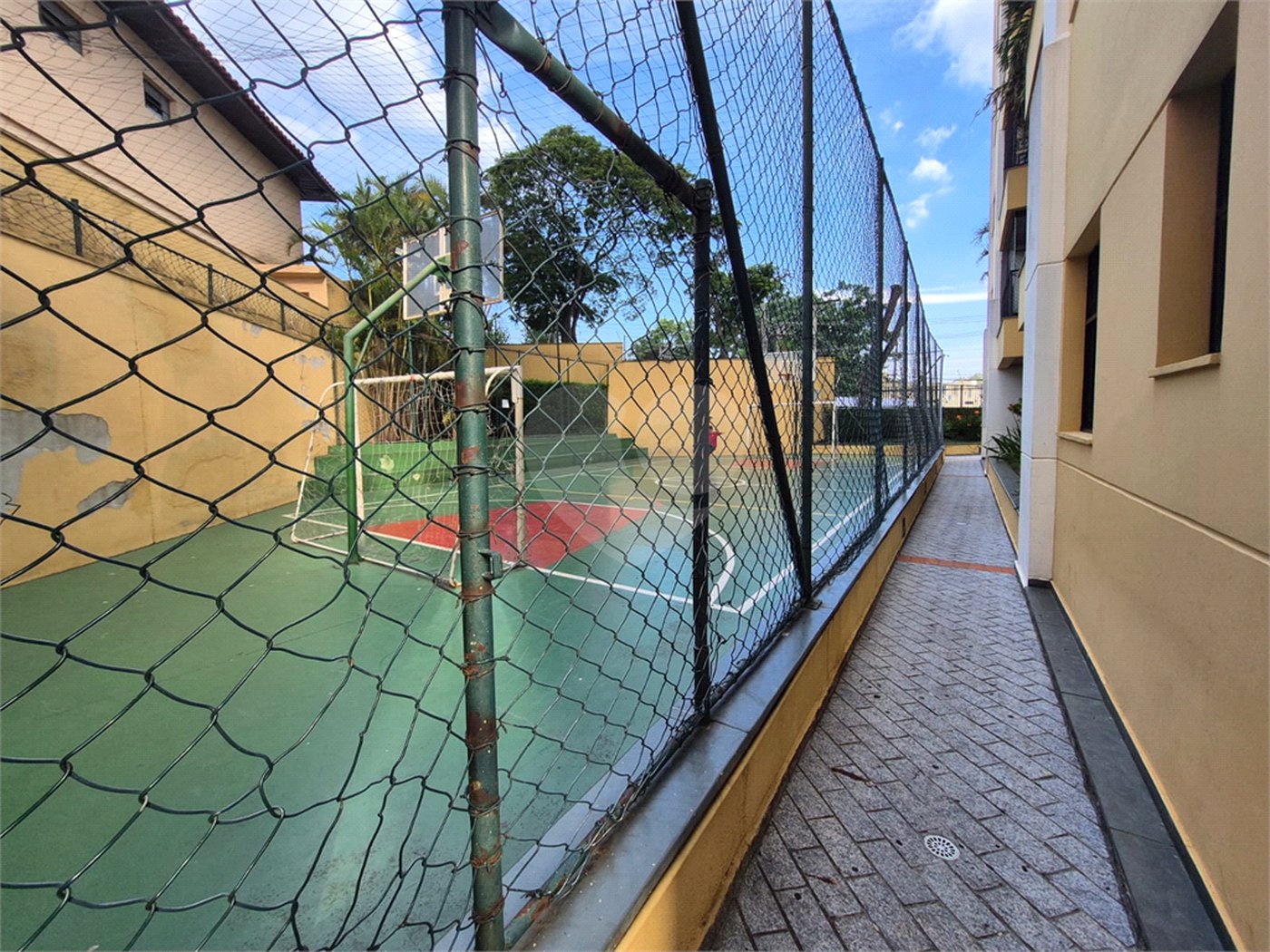 Apartamento à venda ou para alugar com 3 quartos, sendo 1 suíte, em Jardim Esmeralda, São Paulo, SP