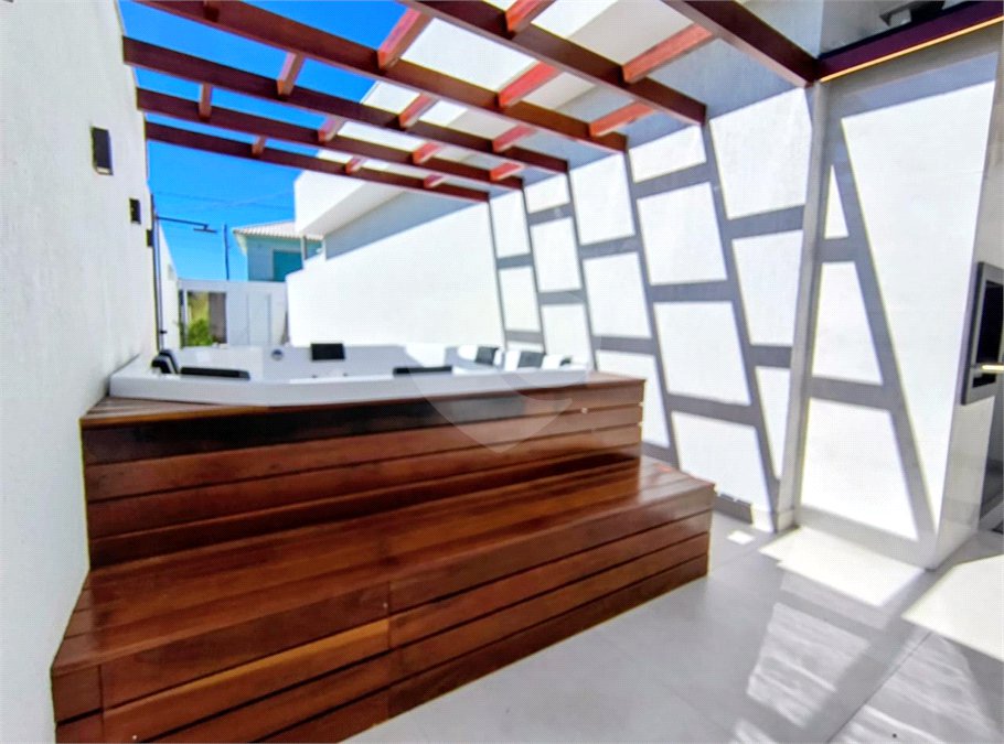 Casa à venda com 2 quartos, sendo 1 suíte,  em Guriri, Cabo Frio, RJ
