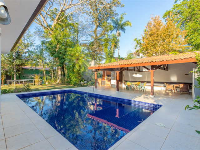 Casa Térrea à venda com 5 quartos, sendo 3 suítes,  em Jardim Marajoara, São Paulo, SP