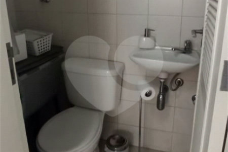 Casa à venda com 3 quartos, sendo 1 suíte, no condomínio Villas de São Francisco, São Paulo - SP