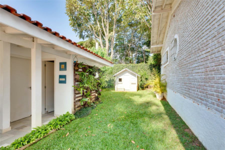 Casa Térrea à venda com 3 suítes em Interlagos, São Paulo, SP