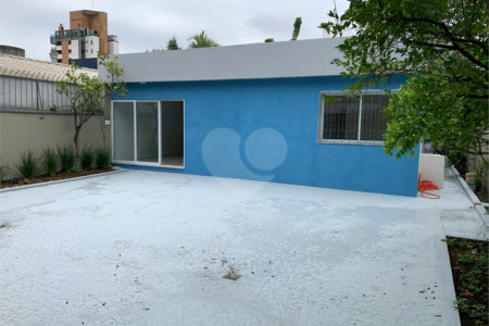 Sobrado à venda ou para alugar com 7 quartos, sendo 3 suítes, em Vila Mariana, São Paulo, SP