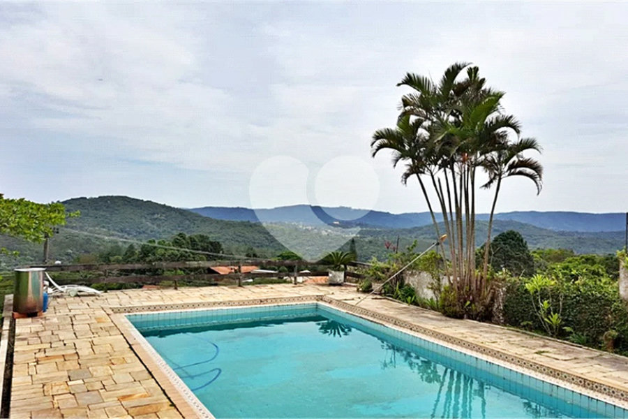 Casa à venda com 6 quartos, sendo 3 suítes, em Serra da Cantareira, Mairiporã, SP