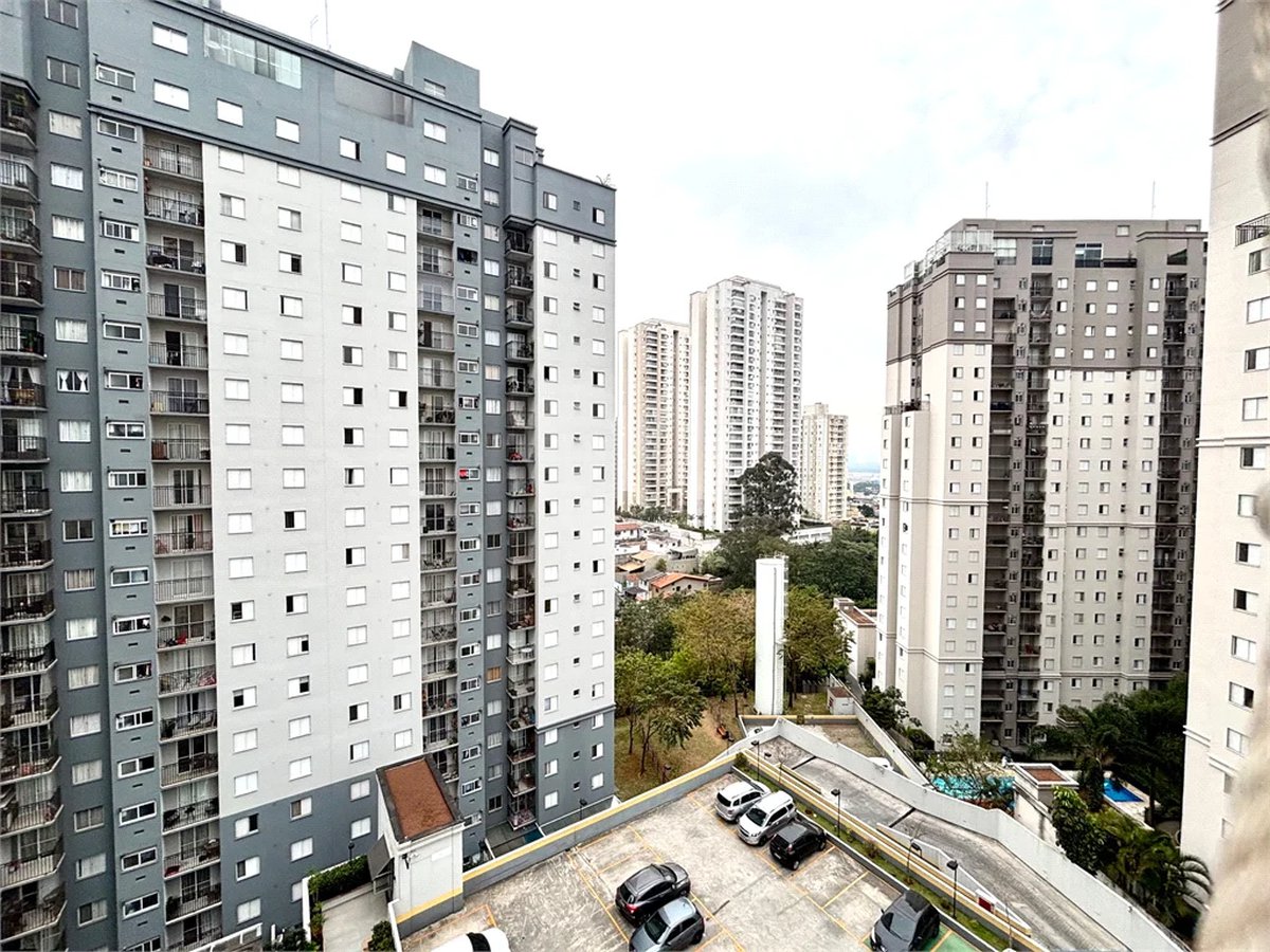 Apartamento na Vila Augusta com 2 dormitórios (1 suíte)