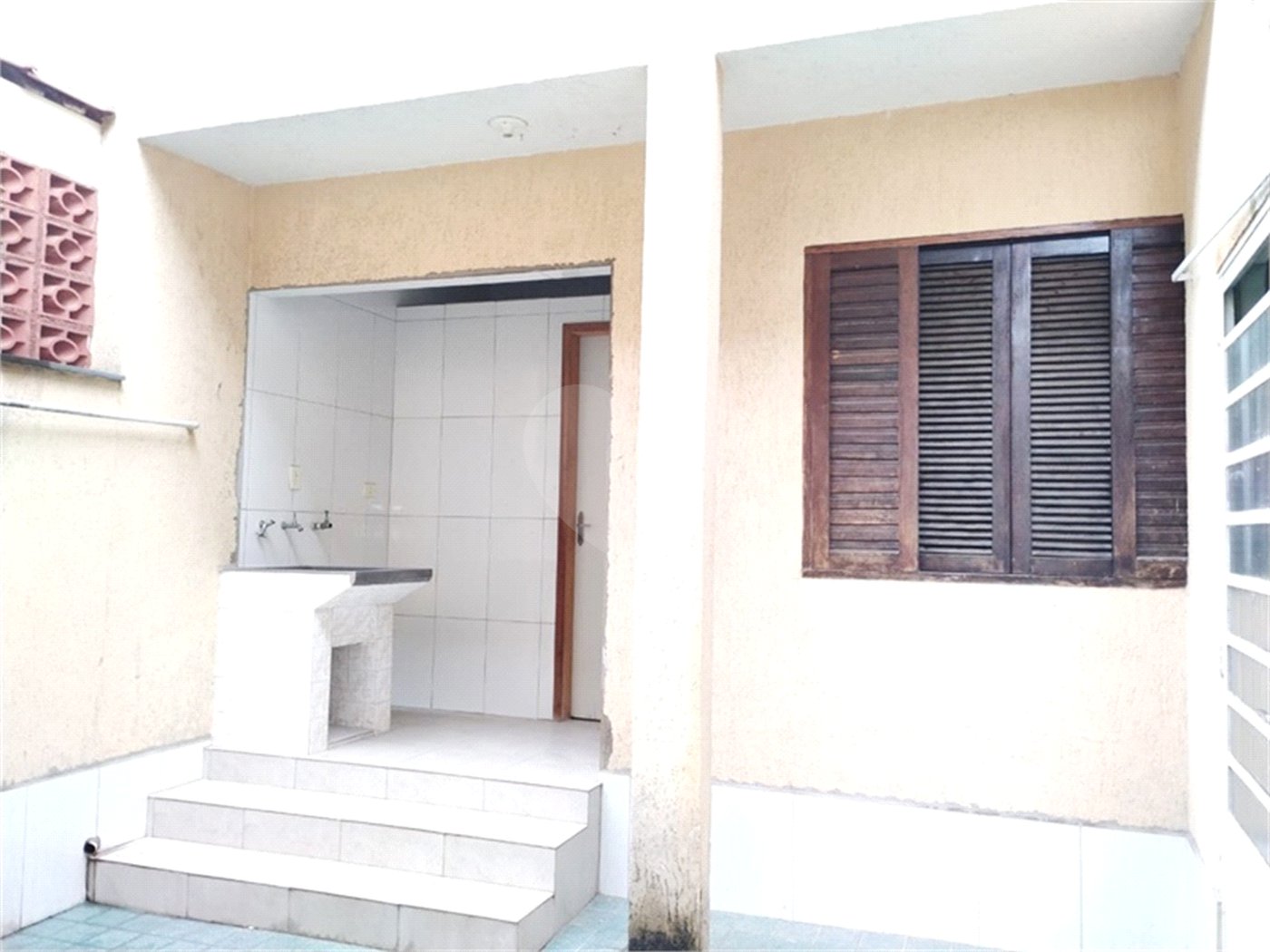 Sobrado à venda com 2 quartos em Vila Nivi, São Paulo, SP