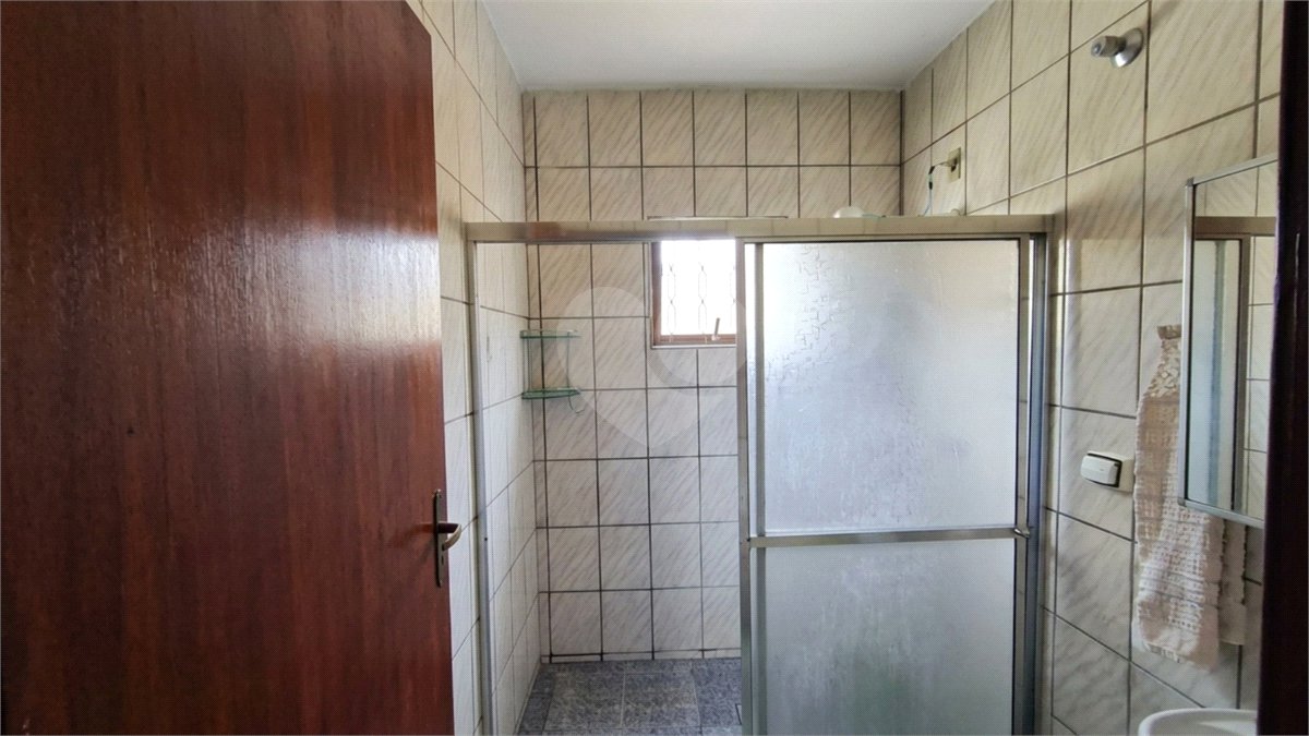 Chácara à venda com 4 quartos, sendo 1 suíte,  em Vale San Fernando, Itapetininga, SP