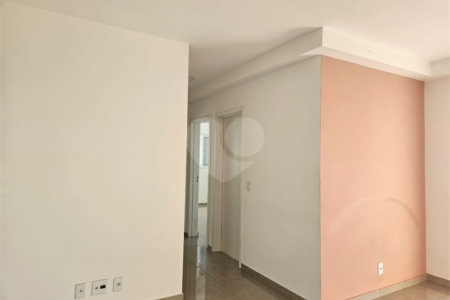 Apartamento à venda com 3 quartos, sendo 1 suíte, no Centro, Poá, SP