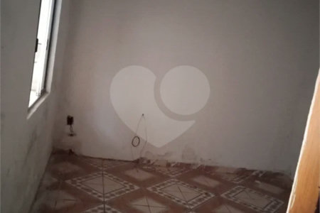Casa com 180m², 3 quartos, 2 garagens, à venda em Guaianazes