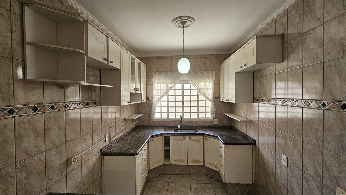 Sobrado para alugar com 3 quartos, sendo 1 suíte, em Jardim do Valle II, Indaiatuba, SP