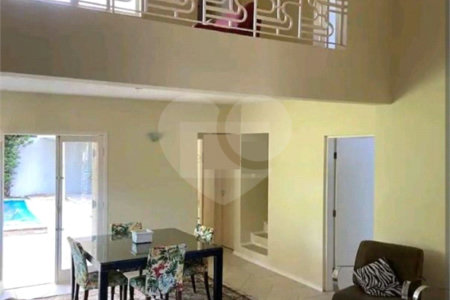 Sobrado à venda com 3 quartos, sendo 1 suíte, em Jardim Maristela, Atibaia, SP