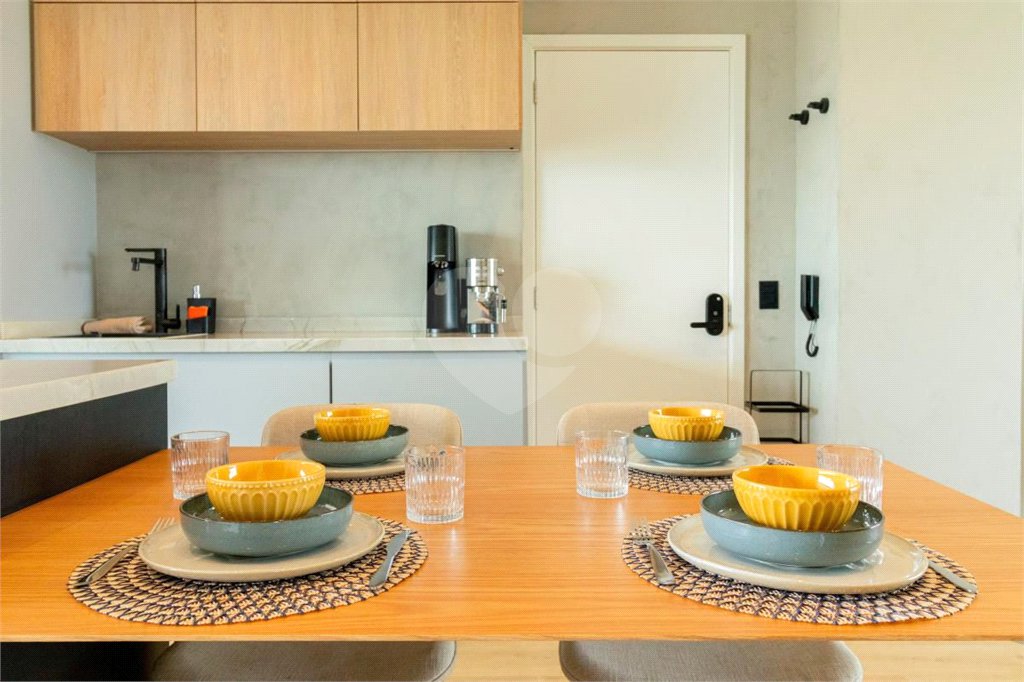 Apartamento à venda com 3 quartos, sendo 2 suítes, em Pinheiros, São Paulo, SP