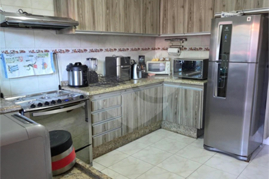 Sobrado à venda com 3 quartos, sendo 1 suíte, em Vila Gustavo, São Paulo, SP