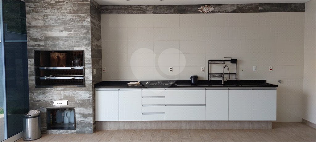 Casa à venda com 3 suítes no condomínio Figueira Garden, Atibaia - SP