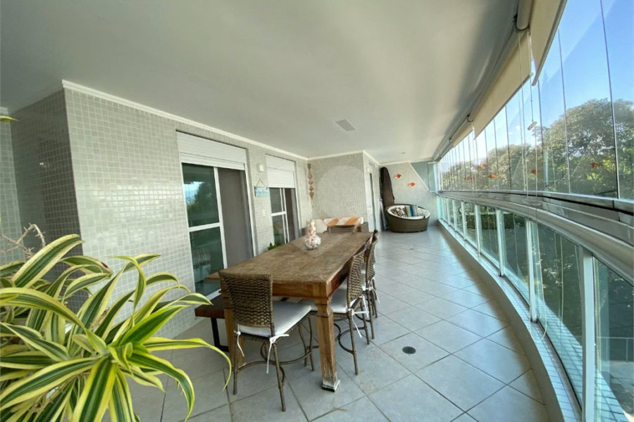 Apartamento à venda com 3 quartos, sendo 1 suíte,  em Riviera de São Lourenço, Bertioga, SP