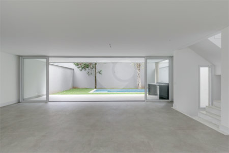 Casa à venda com 4 suítes no condomínio Venezia, São Paulo - SP