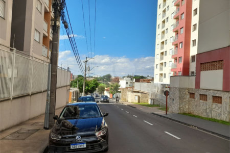 Imóvel Comercial na Rua Episcopal – Localização Estratégica em São Carlos
